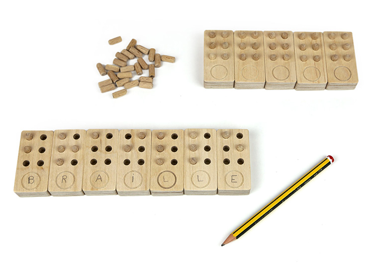 Cajetines de Braille fuera de la caja
