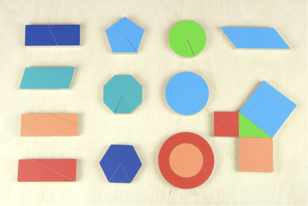 Piezas geométricas de colores de Geomaniguras ordenadas